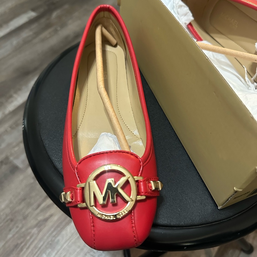 ✨✨Michael Kors Red Women's Flats✨✨